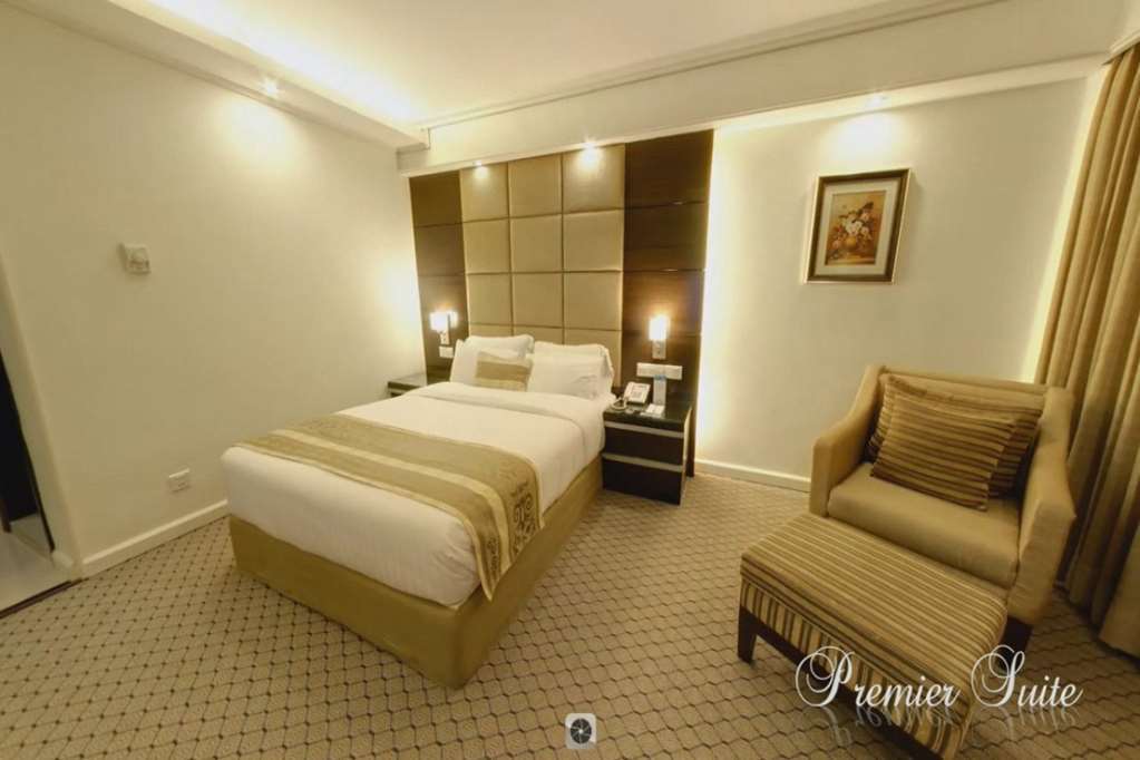 Hotel Agrabad Ćottogram Pokój zdjęcie